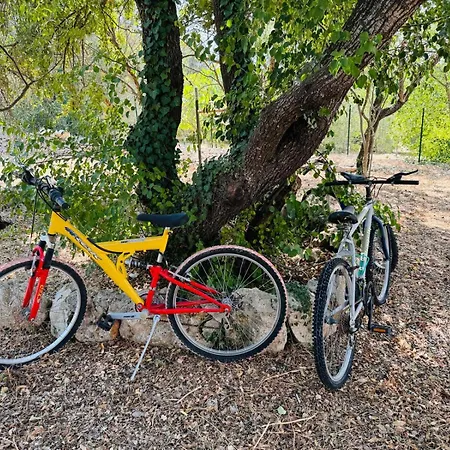 Trulli Camaris * Челье-Мессапика