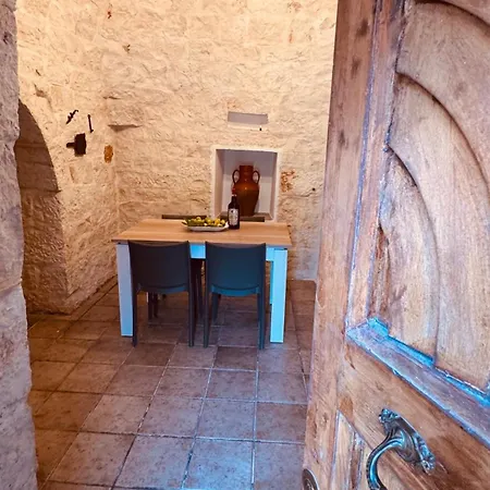 Trulli Camaris * Челье-Мессапика